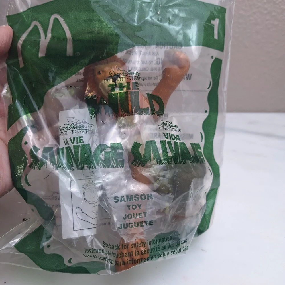 Disney The Wild Party Favor Set - Green Packaging